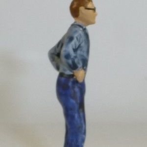 Figurines à peindre au 1/43ième - Spectateur debout avec lunettes