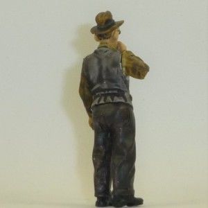 Figurines peintes au 1/43ième - Homme avec une canne buvant une mignonette peint