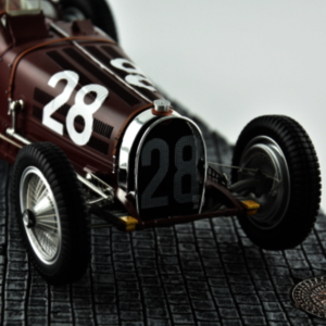 Figurines peintes au 1/18ième - Tazio Nuvolari Bugatti type 59