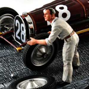 Figurines peintes au 1/18ième - Porteur de roue Bugatti T59 